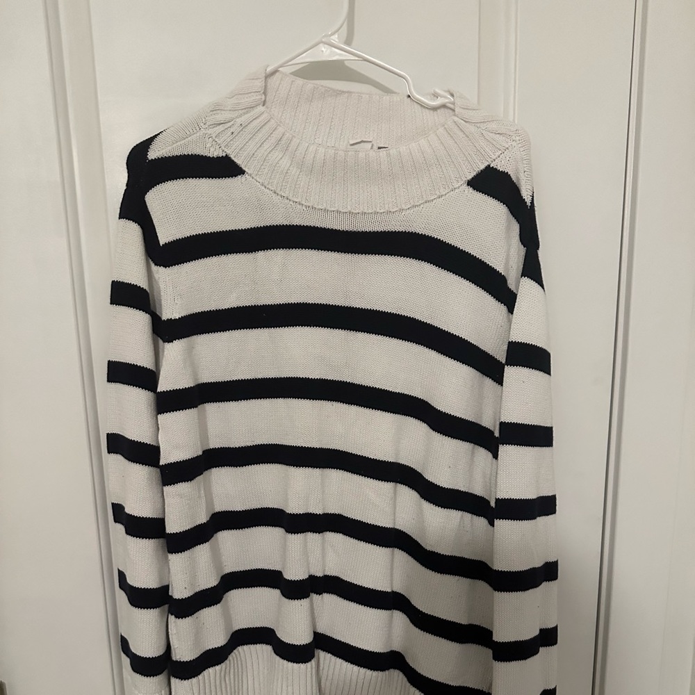 Gap navy and white striped sweater